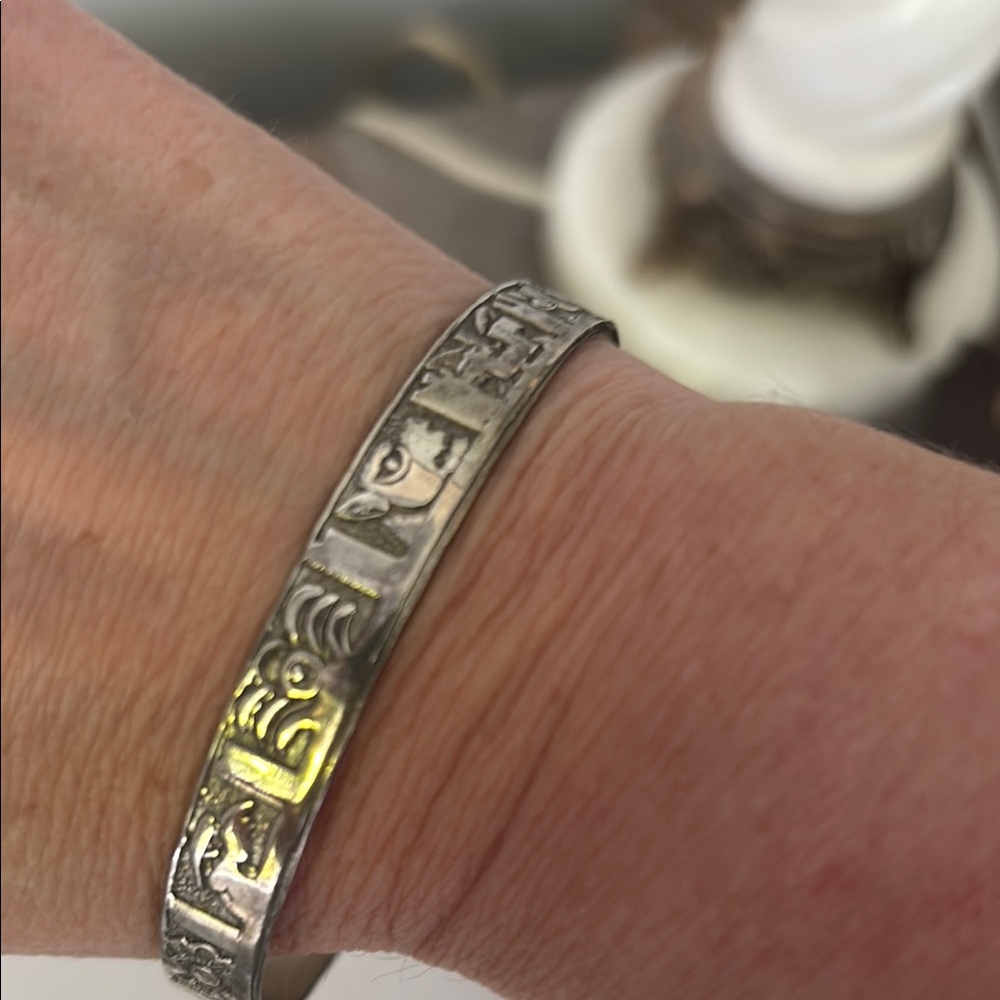 Taxco Mexico antique carved silver bangle